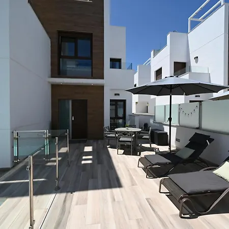 House By United Renters Villa