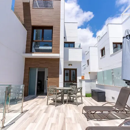 Villa House By United Renters