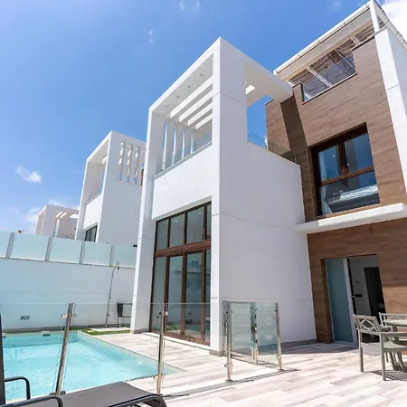 House By United Renters Villa *